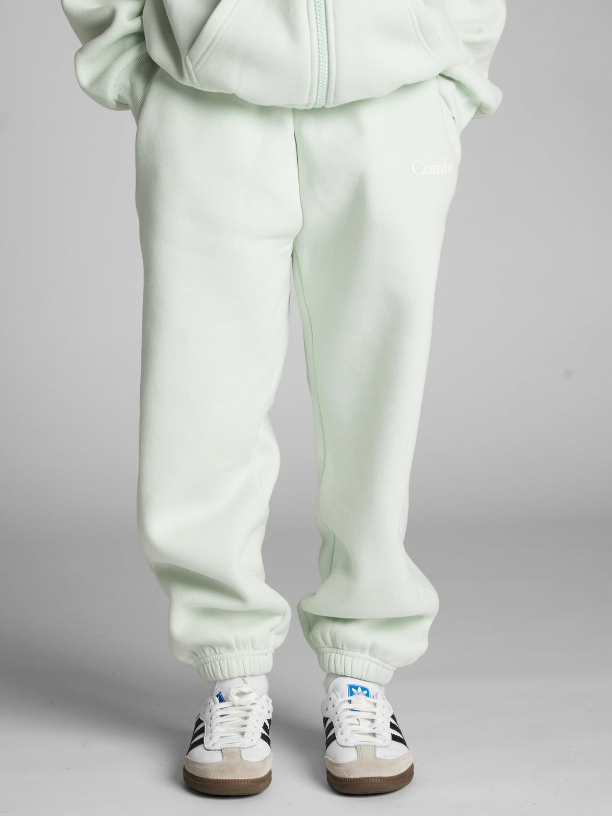Pale Mint / Arina
