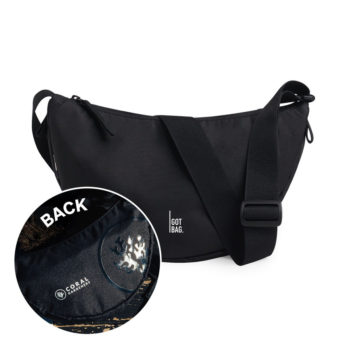 MOON BAG SMALL Tasche in black (Schwarz) als Studioaufnahme in Frontansicht.
