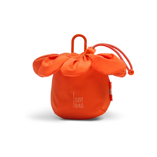 CHARM ANEMONE Tasche als Studioaufnahme in Frontansicht.