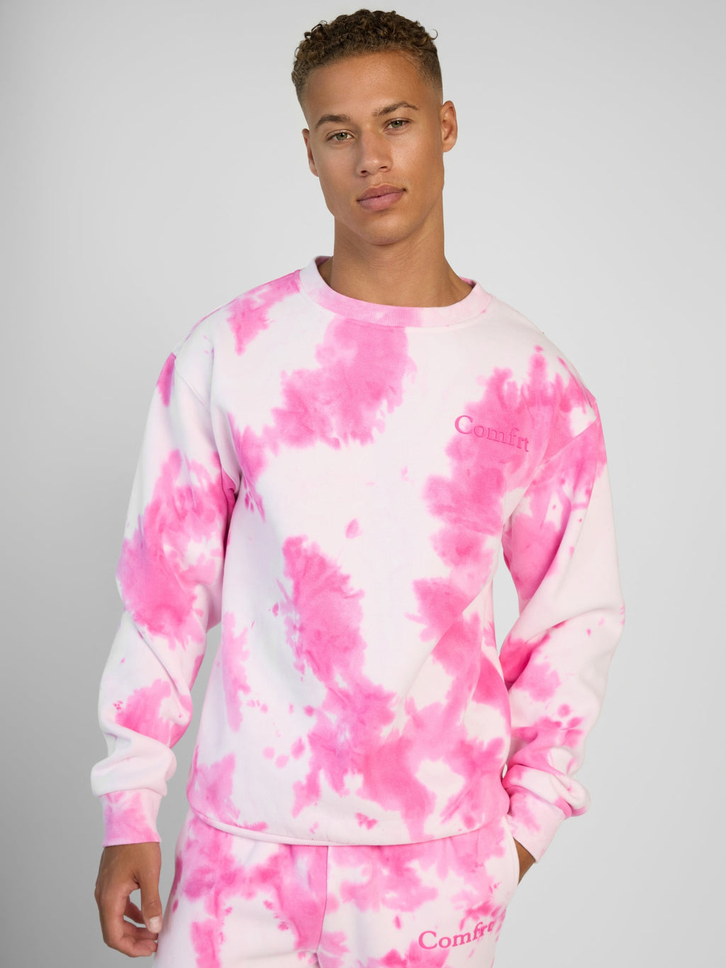 Minimalist Crew - Pre Order
