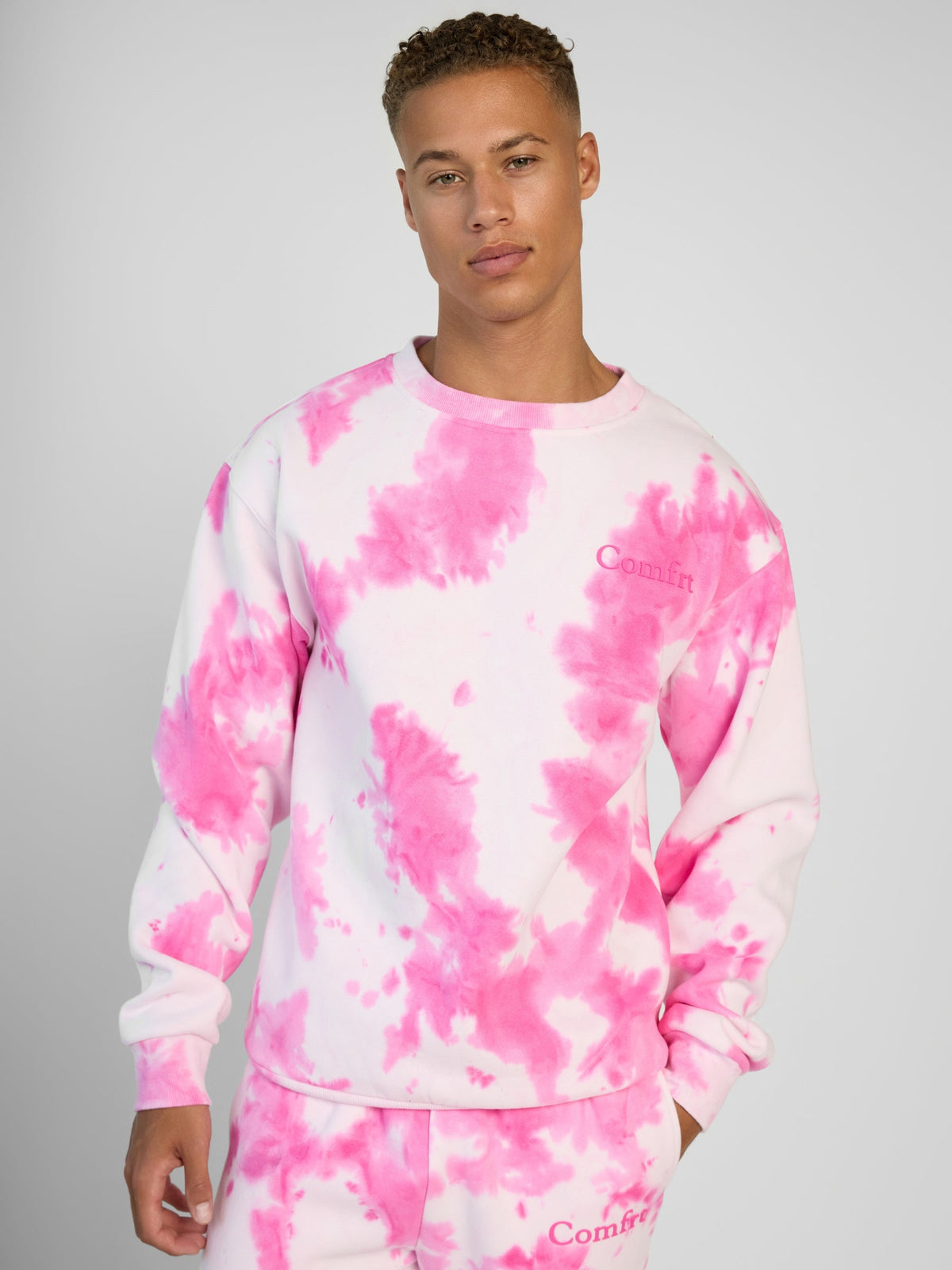 Minimalist Crew - Pre Order