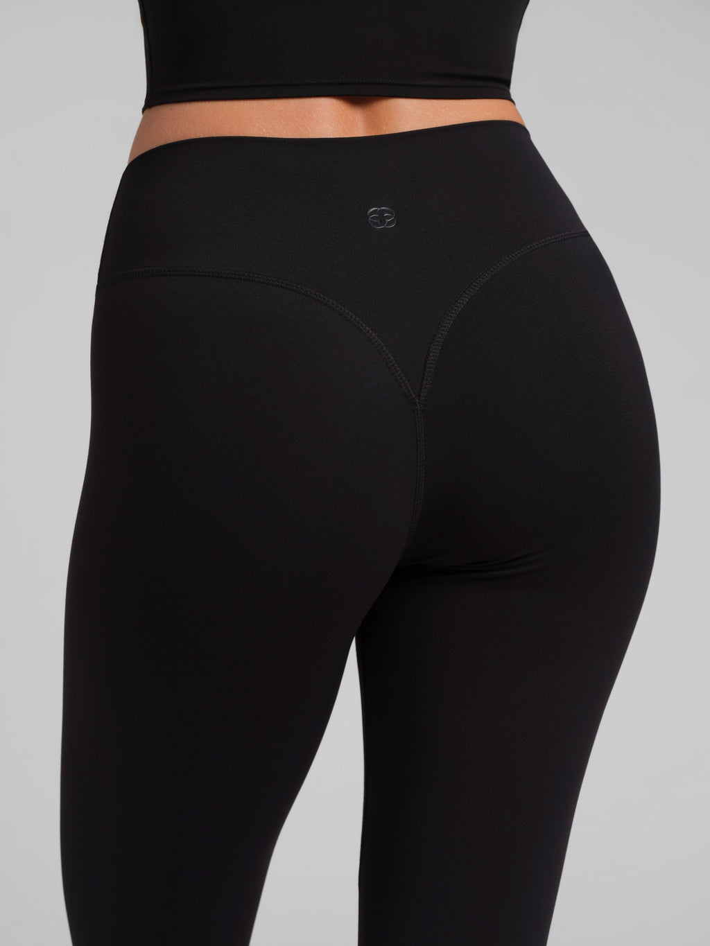 ComfrtCore™ 2.0 High-Waist Capri 18"