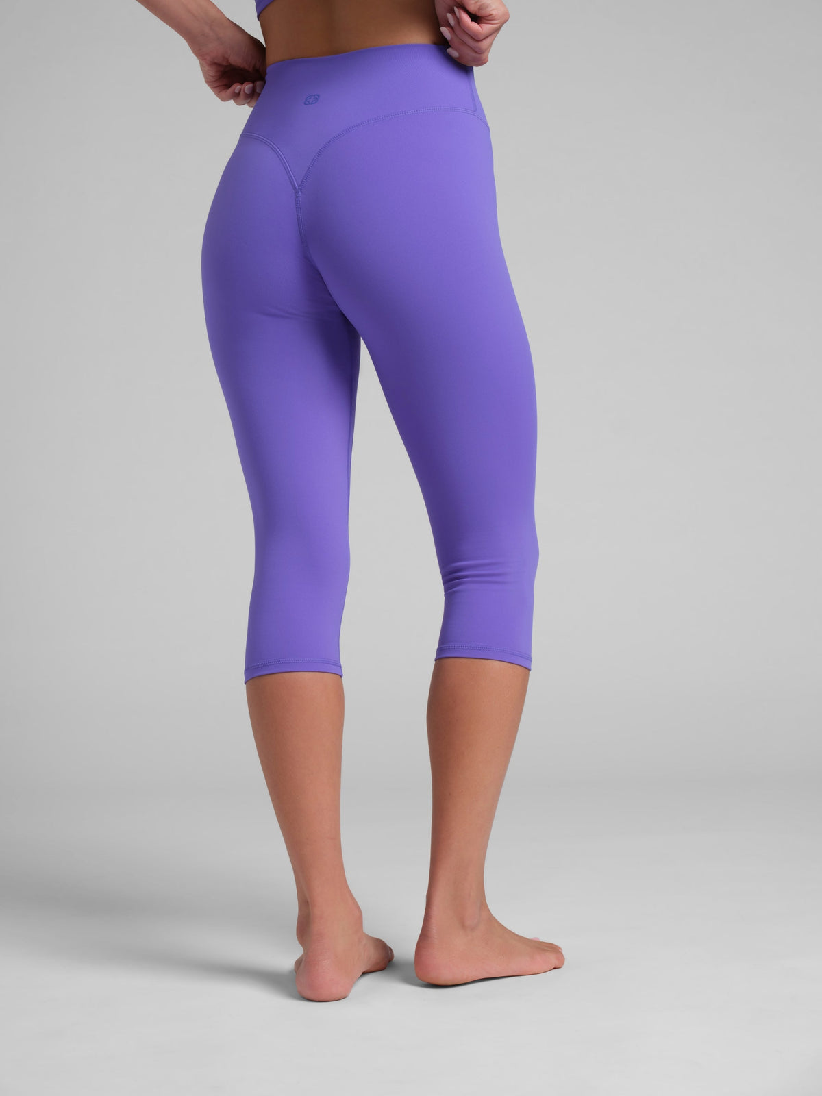 ComfrtCore™ 2.0 High-Waist Capri 18"