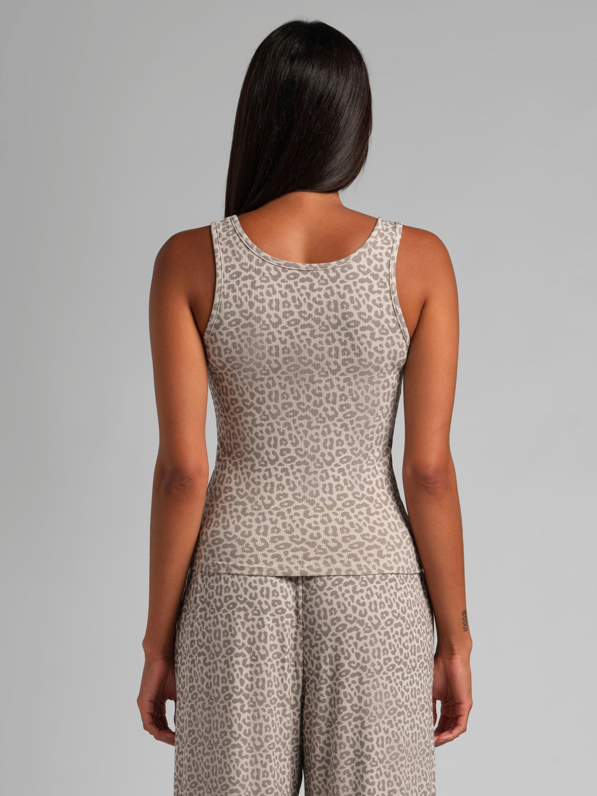 Rib Contour Waist Length Tank