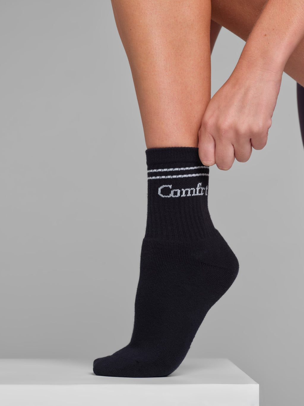 Stripe Trim Ankle Socks