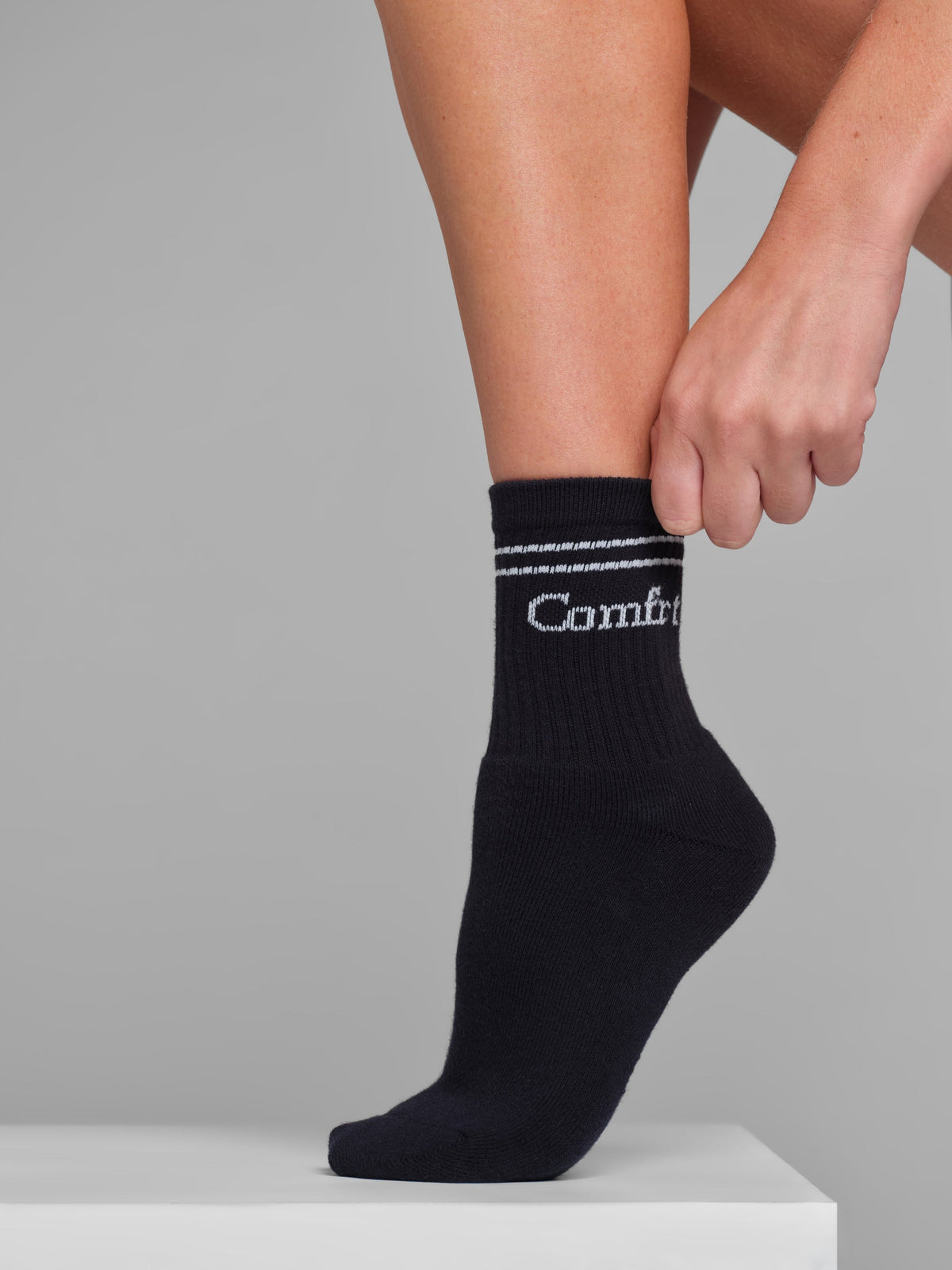 Stripe Trim Ankle Socks
