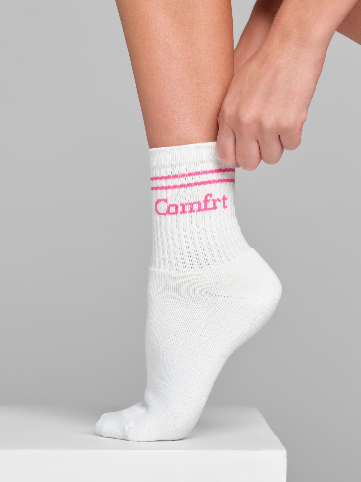Stripe Trim Ankle Socks