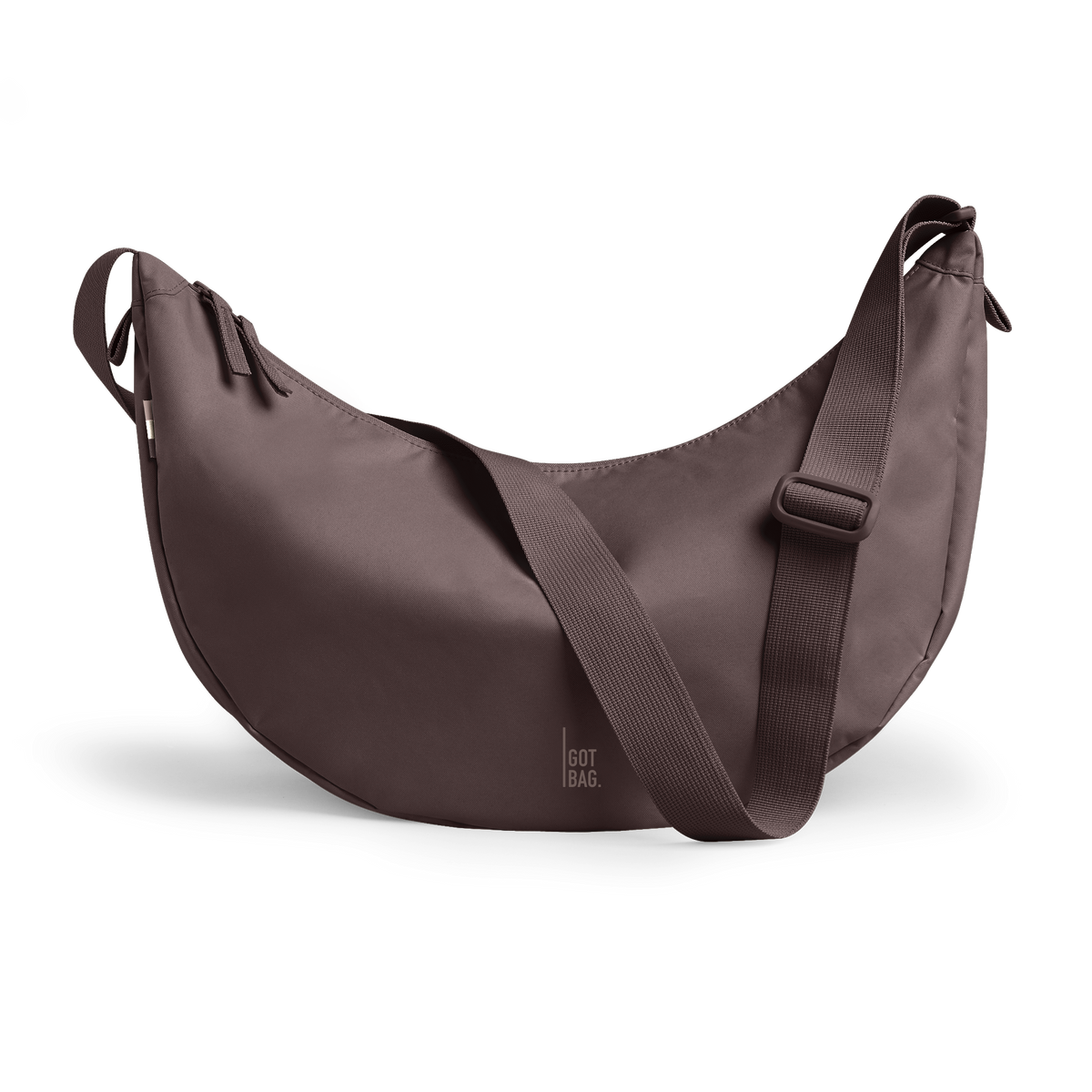 MOONBAGLARGEMONOCHROME Tasche in sealion (dunkles Schokobraun) als Studioaufnahme in Frontansicht.