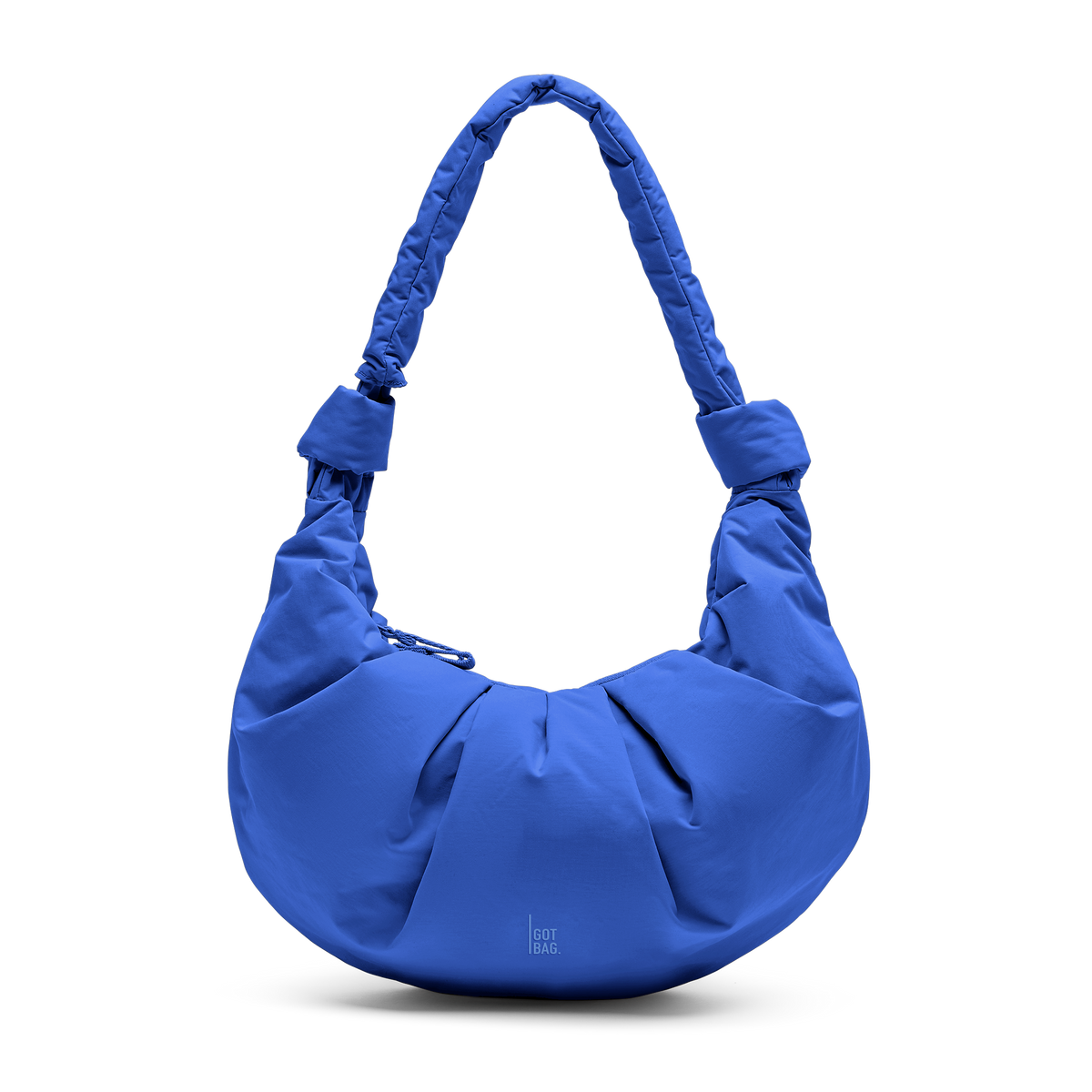 PLEATMOONBAGLARGE Tasche in cobalt (leuchtendes Kobaltblau) als Studioaufnahme in Frontansicht.