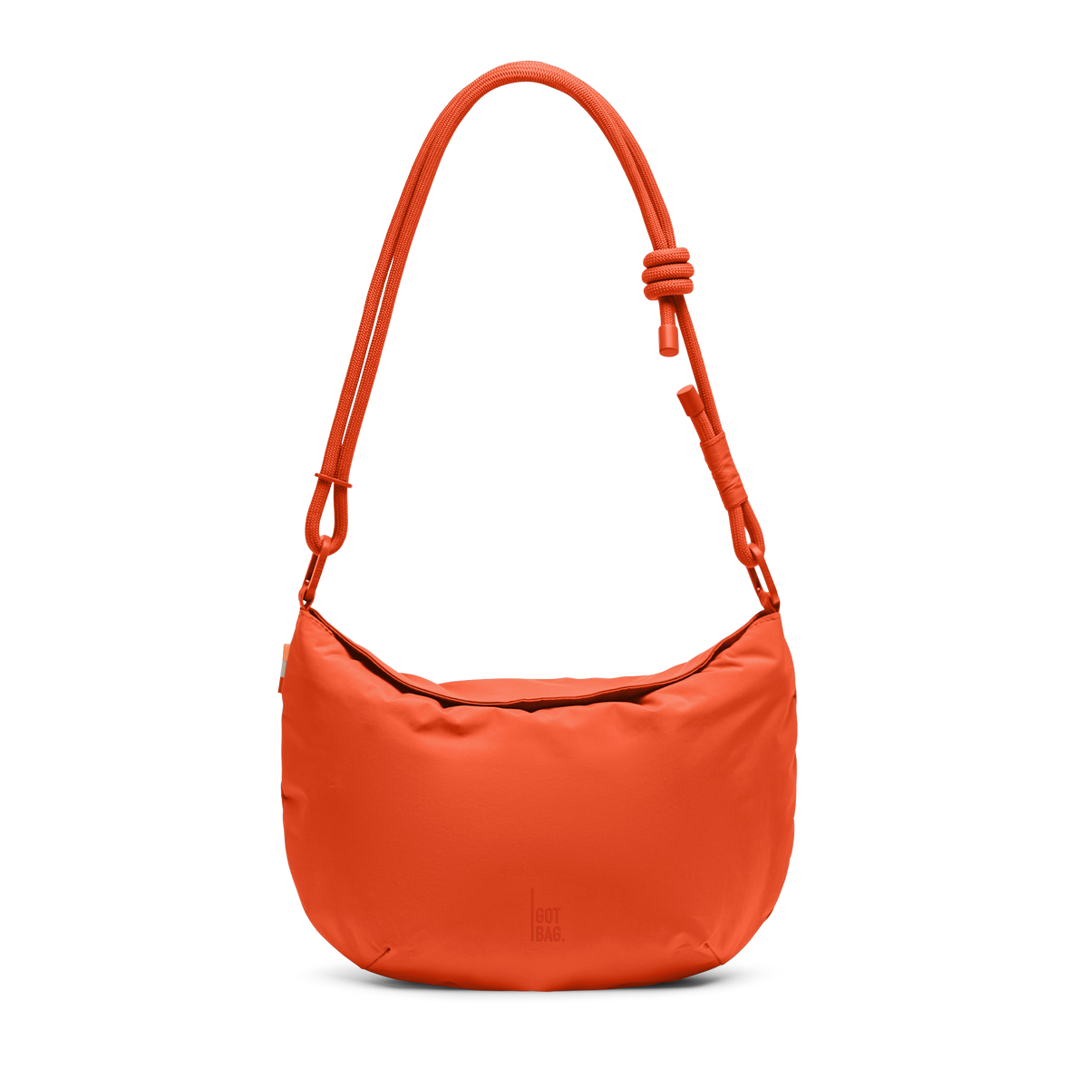 CLAM BAG Tasche in hot coral (knalliges Orange) als Studioaufnahme in Frontansicht.