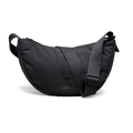 CLOUD MOON BAG SMALL Tasche in black (Schwarz) als Studioaufnahme in Frontansicht.