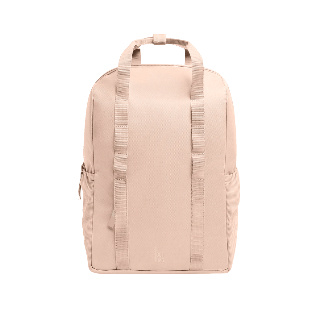 DAYPACK LOOP Rucksack in pearl (helles Puder-Rosa) als Studioaufnahme in Frontansicht.