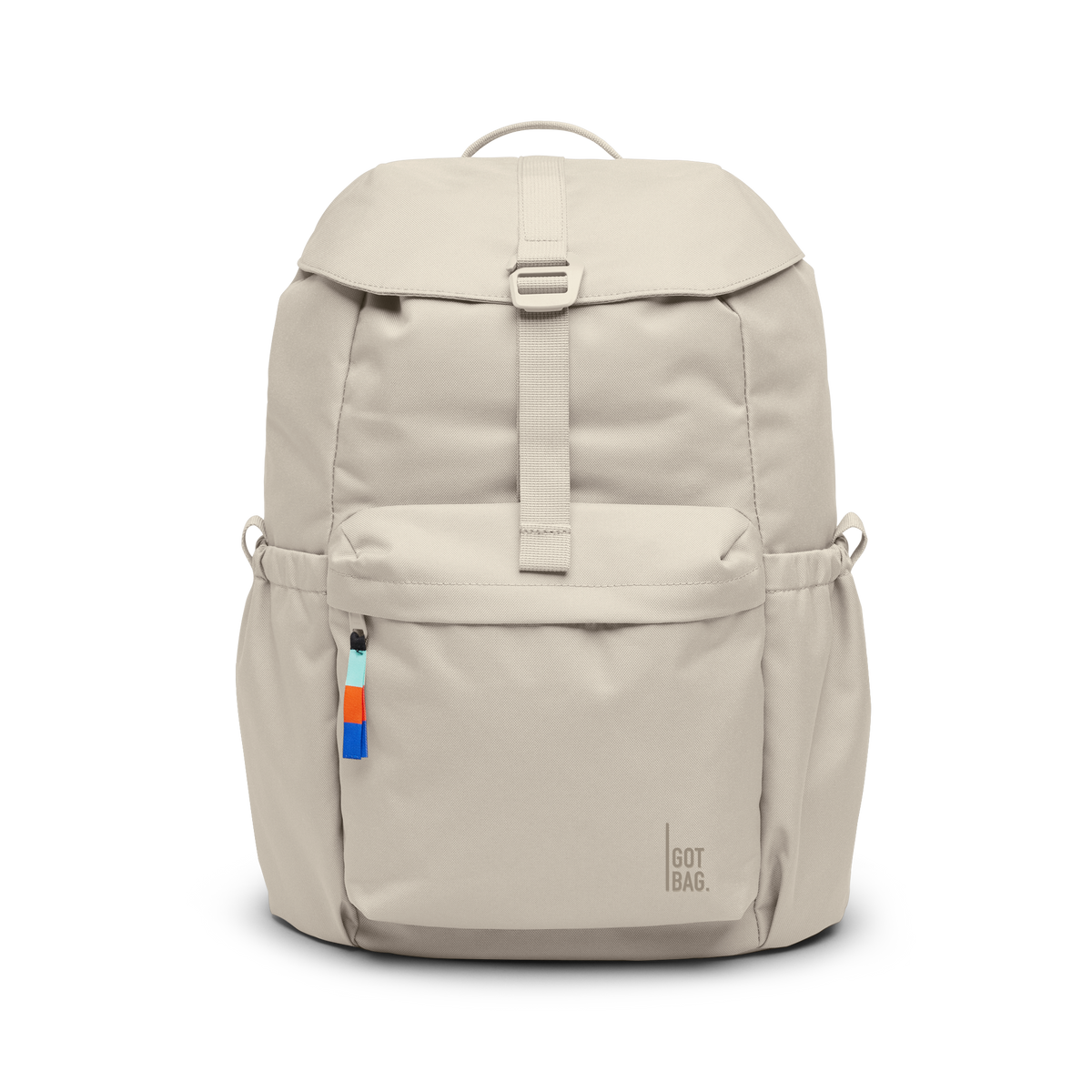 FLAP PACK Rucksack in soft shell (warmes Cremeweiß) als Studioaufnahme in Frontansicht.