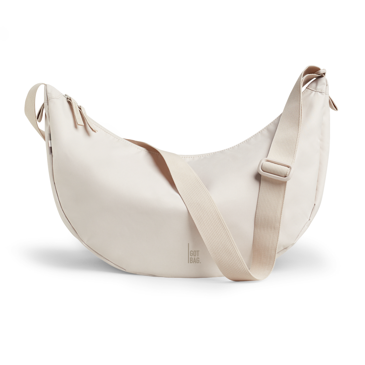 MOON BAG LARGE Tasche in soft shell (warmes Cremeweiß) als Studioaufnahme in Frontansicht.