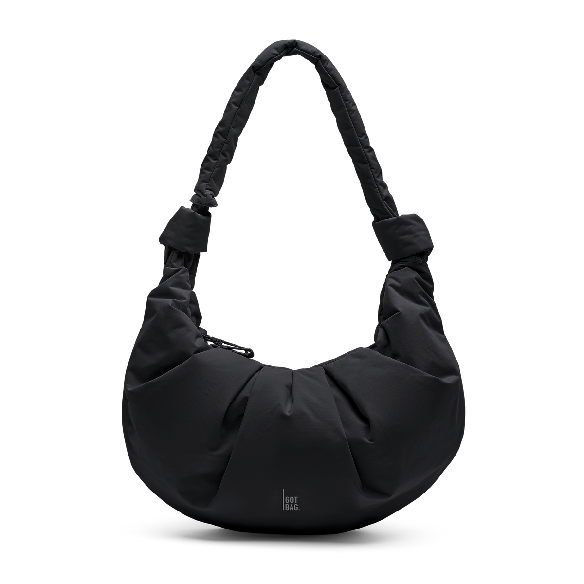 PLEAT MOON BAG LARGE Tasche in black (Schwarz) als Studioaufnahme in Frontansicht.