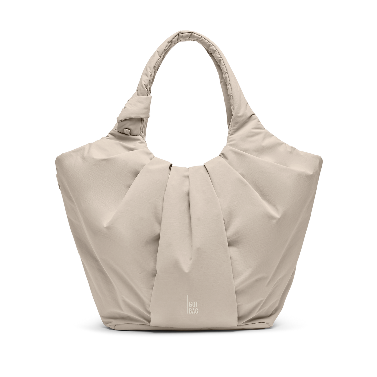 PLEAT TOTE BAG Tasche in scallop (helles Beige) als Studioaufnahme in Frontansicht.