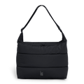 PUFFER SQUARE BAG Tasche in black (Schwarz) als Studioaufnahme in Frontansicht.