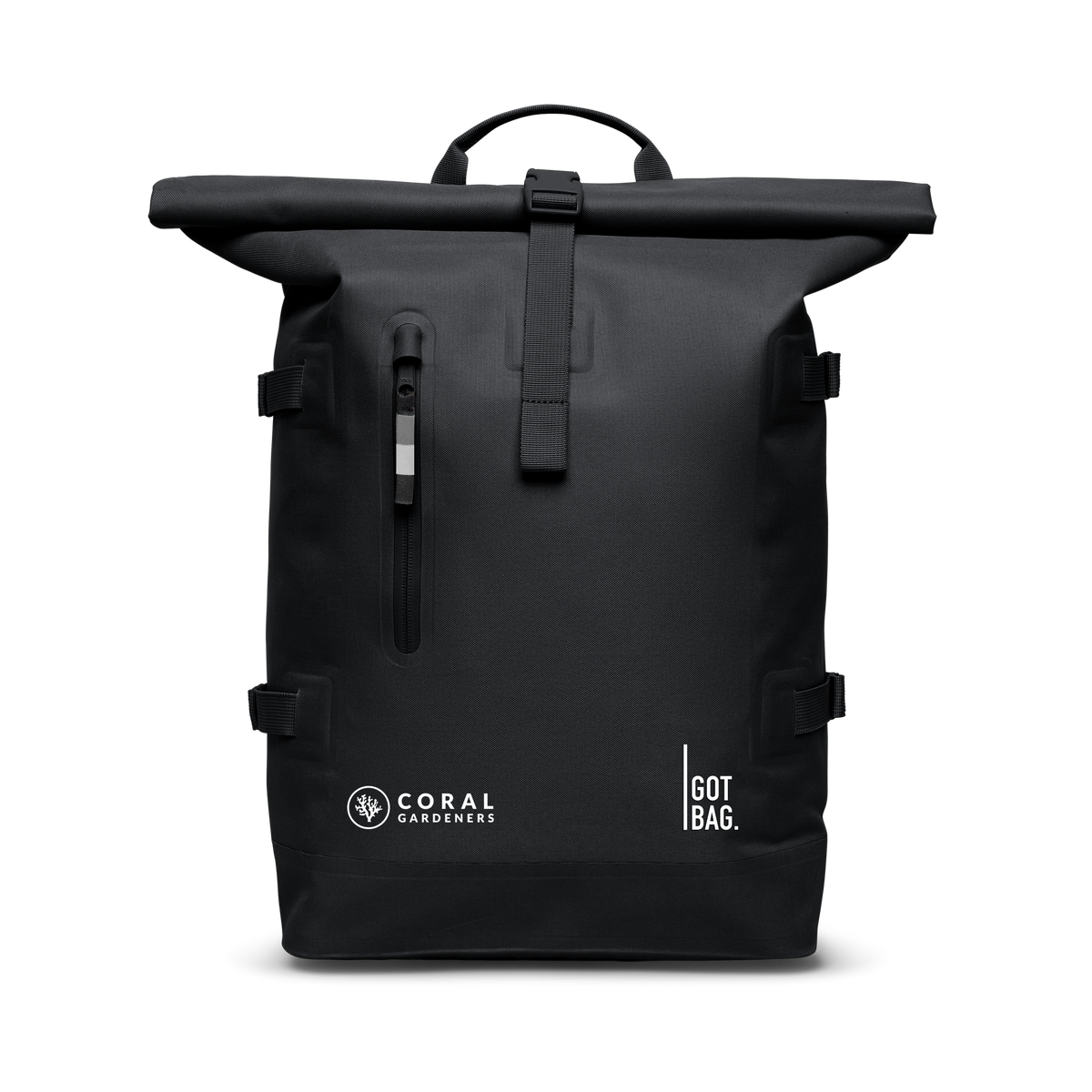 ROLLTOP Rucksack in black (Schwarz) als Studioaufnahme in Frontansicht.