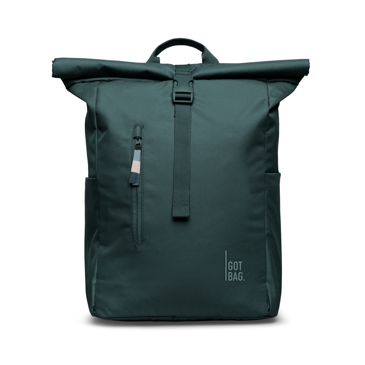 ROLLTOP EASY MONOCHROME Rucksack in sea teal (kühles Türkisgrün) als Studioaufnahme in Frontansicht.