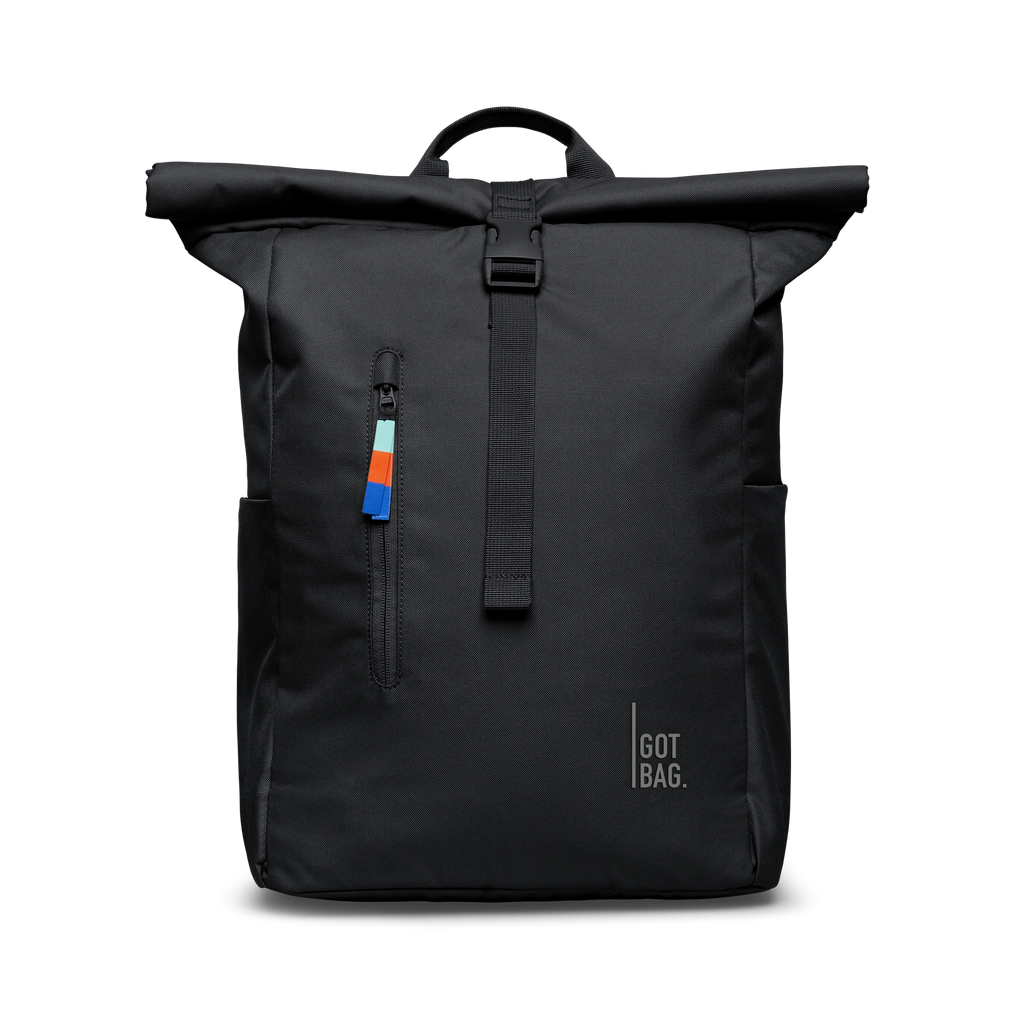ROLLTOP EASY Rucksack in black (Schwarz) als Studioaufnahme in Frontansicht.