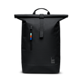 ROLLTOP LITE Rucksack in black (Schwarz) mit Schnallenverschluss und Fronttasche mit farbigem Zipper als Frontansicht.