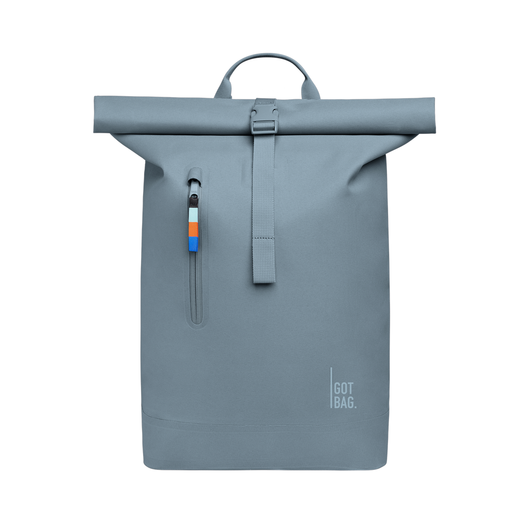 ROLLTOP LITE Rucksack in marlin (grau-blau) als Studioaufnahme in Frontansicht.