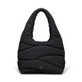 WAVY PUFFER SHOULDER BAG Tasche in black (Schwarz) als Studioaufnahme in Frontansicht.